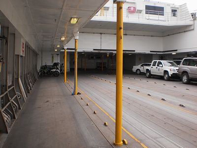 このフェリーが車で満杯になる
