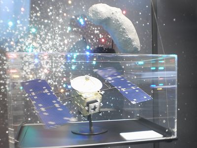 ハヤブサと小惑星イトカワの模型に感激
