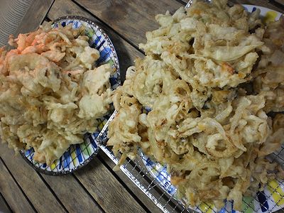 今日の夕食はみんなで掻き揚げ